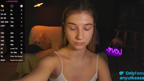 Snapshot of lovelyspacee chatting on February 2025 02:24:01 PM Anna online show from February 2025 02:24:01 PM