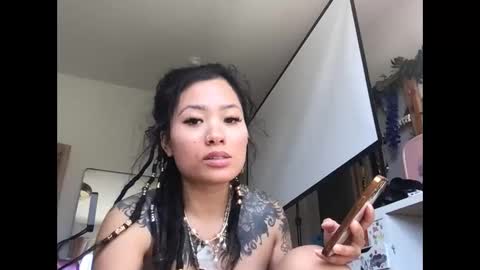 lovelyxmacii online show from April 2026 10:07:02 PM