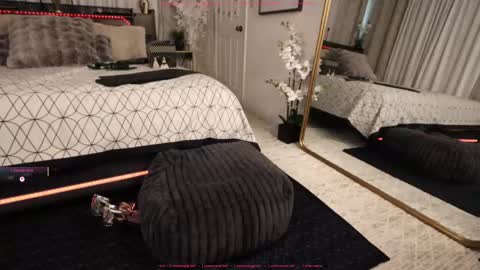 Snapshot of lovemoscarlett chatting on February 2025 01:06:01 PM Scarlett online show from February 2025 01:06:01 PM