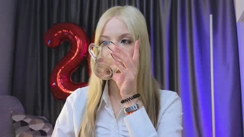 Snapshot of lovendy chatting on February 2025 01:32:02 PM NTMY IM LANA online show from February 2025 01:32:02 PM