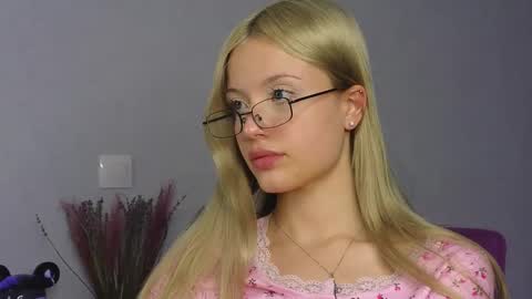 Snapshot of lovendy chatting on February 2025 05:04:01 PM NTMY IM LANA online show from February 2025 05:04:01 PM