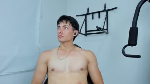 Snapshot of lover_fitnessboy chatting on December 2024 05:48:01 PM kevin online show from December 2024 05:48:01 PM