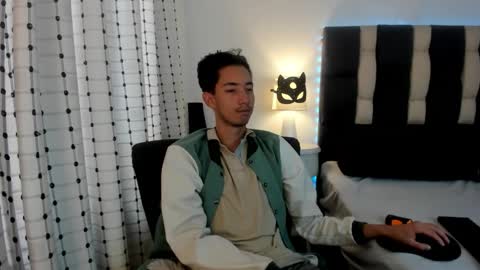 Snapshot of loverisu chatting on December 2025 07:21:02 PM loverisu online show from December 2025 07:21:02 PM