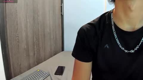 Snapshot of lovers_clover_x chatting on October 2025 12:55:02 AM Lovers Clover X online show from October 2025 12:55:02 AM