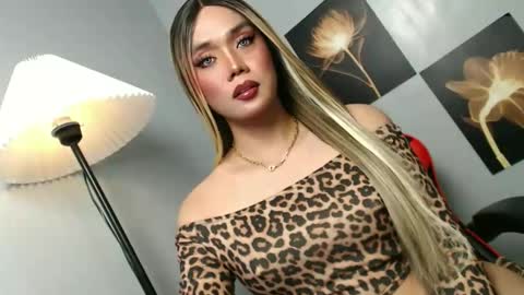 Snapshot of lovers_moon22 chatting on November 2025 12:55:01 PM lovers moon22 online show from November 2025 12:55:01 PM