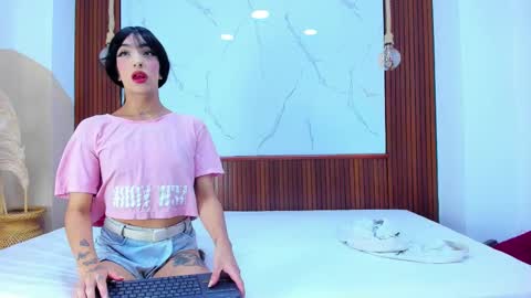 Snapshot of loversinfire chatting on November 2025 08:10:01 PM sofia and bryan online show from November 2025 08:10:01 PM