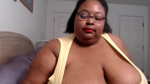Snapshot of loves_aura chatting on December 2024 01:03:01 AM Alyson online show from December 2024 01:03:01 AM