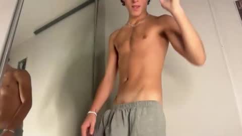 Leo Loves online show from March 2026 04:56:01 AM