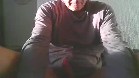 Snapshot of loves_to_cum2022 chatting on November 2025 08:46:02 AM lovs2cum4u online show from November 2025 08:46:02 AM