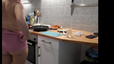 Snapshot of lovesally7 chatting on January 2025 09:33:02 AM lovesally7 online show from January 2025 09:33:02 AM