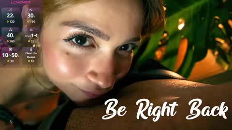 Snapshot of loveskingdom chatting on December 2025 09:42:02 PM LovesKingdom online show from December 2025 09:42:02 PM