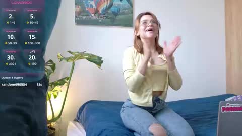 Snapshot of loveskingdom chatting on December 2025 09:24:02 PM LovesKingdom online show from December 2025 09:24:02 PM