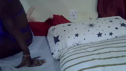 Snapshot of loveslut_ chatting on September 2025 05:58:01 PM loveslut_ online show from September 2025 05:58:01 PM