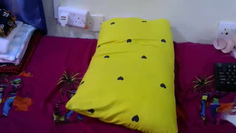 Snapshot of loveslut_ chatting on October 2025 04:38:02 PM loveslut_ online show from October 2025 04:38:02 PM