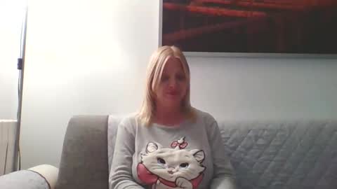 Marlyn online show from April 2026 10:22:01 PM