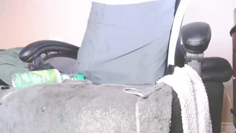 Snapshot of lovestobeused2 chatting on November 2025 06:16:02 AM lovetobeused online show from November 2025 06:16:02 AM