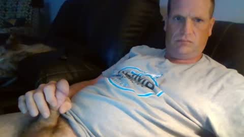 lovetocum37 online show from May 2026 04:10:01 AM