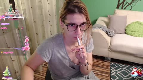 Snapshot of lovingfeetheels chatting on December 2024 12:07:02 PM Antonia online show from December 2024 12:07:02 PM