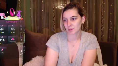 Antonia online show from October 2025 10:03:02 PM