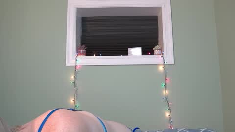 Snapshot of lovingsummer chatting on December 2024 10:34:02 PM Summer online show from December 2024 10:34:02 PM