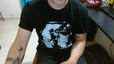 Snapshot of lpsoldi3r chatting on October 2025 01:06:01 AM SoldierHugeCock online show from October 2025 01:06:01 AM