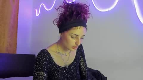 Snapshot of luaar_moon chatting on January 2026 01:08:02 AM Jenn online show from January 2026 01:08:02 AM