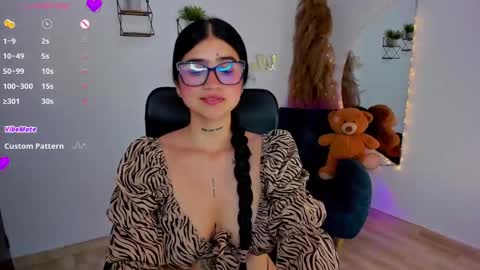 Snapshot of luanabonasx chatting on January 2025 02:14:01 PM Luana online show from January 2025 02:14:01 PM