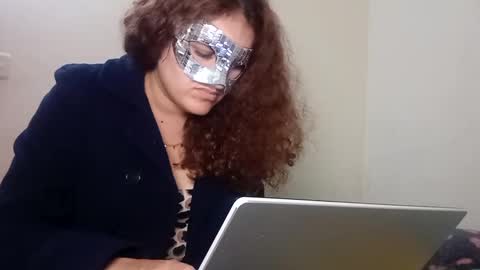 luanapowerful online show from February 2025 04:05:01 AM