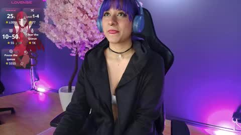 Snapshot of luaneter chatting on December 2025 12:43:02 PM Luan online show from December 2025 12:43:02 PM