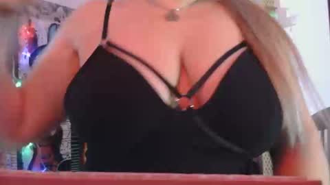 Snapshot of luanna837 chatting on May 2026 04:12:01 PM luanna837 online show from May 2026 04:12:01 PM
