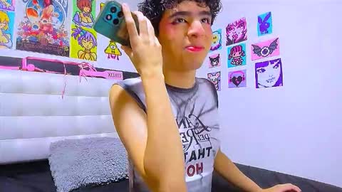 Snapshot of luanrush_ chatting on March 2026 02:51:04 AM LuanRush online show from March 2026 02:51:04 AM