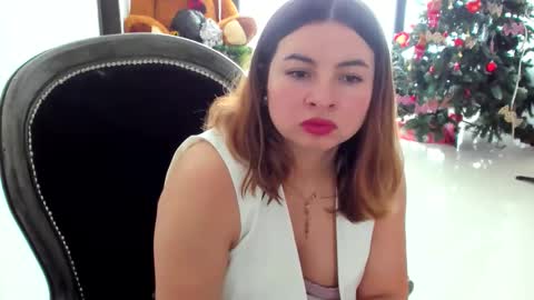 luara__01__lecat_1 online show from December 2025 05:41:01 PM