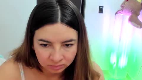 luara__01__lecat_1 online show from February 2026 10:22:02 AM