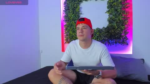 luc_sforza online show from October 2025 01:12:02 PM