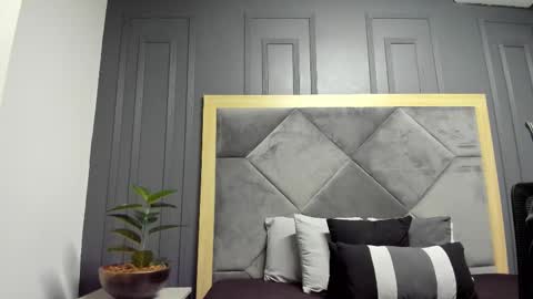 luca_morettii online show from October 2025 12:09:01 PM