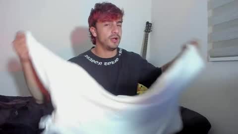 Snapshot of luca_santoro chatting on March 2026 04:40:01 AM Luca online show from March 2026 04:40:01 AM