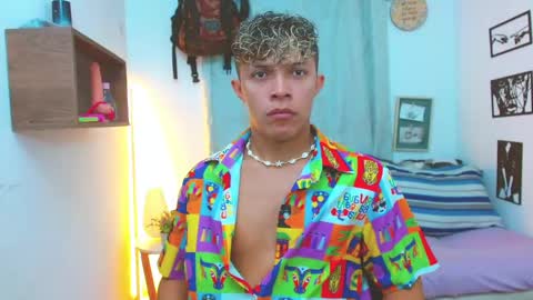 Lucas Luxx online show from October 2025 03:52:01 PM