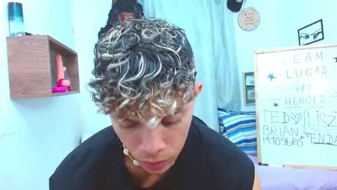 Lucas Luxx online show from October 2025 03:01:01 PM