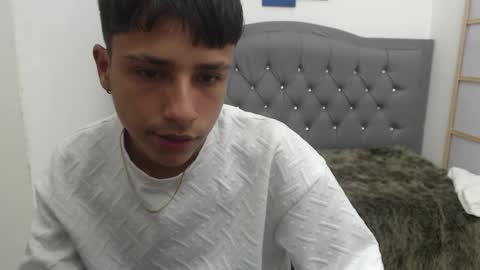  LUCAS RIVAS  online show from November 2025 10:43:02 PM