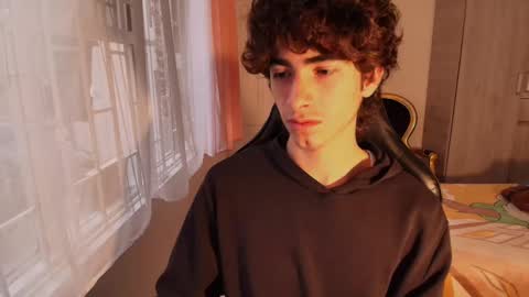 lucas_xo online show from October 2025 09:47:02 PM