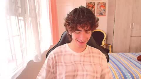 lucas_xo online show from October 2025 05:04:02 PM