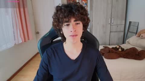 lucas_xo online show from December 2025 09:22:01 PM