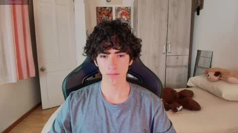 Snapshot of lucas_xo chatting on April 2026 10:51:02 PM lucas_xo online show from April 2026 10:51:02 PM