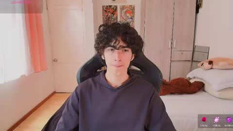 Snapshot of lucas_xo chatting on May 2026 06:28:02 PM lucas_xo online show from May 2026 06:28:02 PM