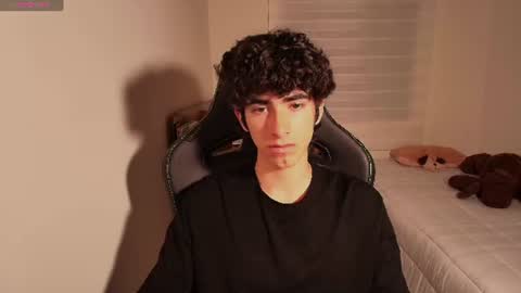 lucas_xo online show from June 2026 11:40:02 PM