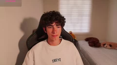 lucas_xo online show from June 2026 10:46:01 PM