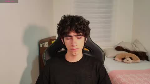 lucas_xo online show from June 2026 04:31:01 AM