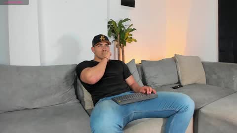 Snapshot of lucasanto_ chatting on December 2024 03:48:02 AM LUCA SANTOS online show from December 2024 03:48:02 AM