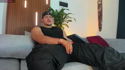 Snapshot of lucasanto_ chatting on November 2025 01:38:01 AM LUCA SANTOS online show from November 2025 01:38:01 AM