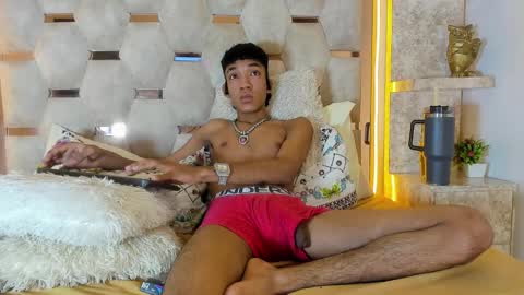 Snapshot of lucass_blaze chatting on October 2025 10:23:02 PM Lucas online show from October 2025 10:23:02 PM